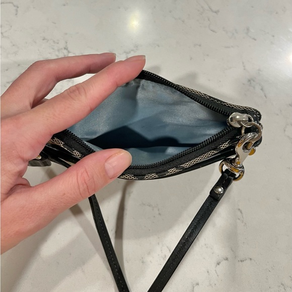 Coach wristlet - Picture 4 of 5